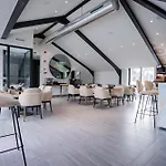 Smartr Porto Gaia & *