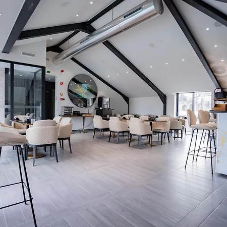 Smartr Porto Gaia & *