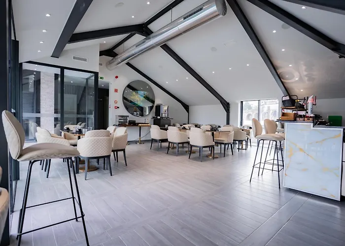 Smartr Porto Gaia & *